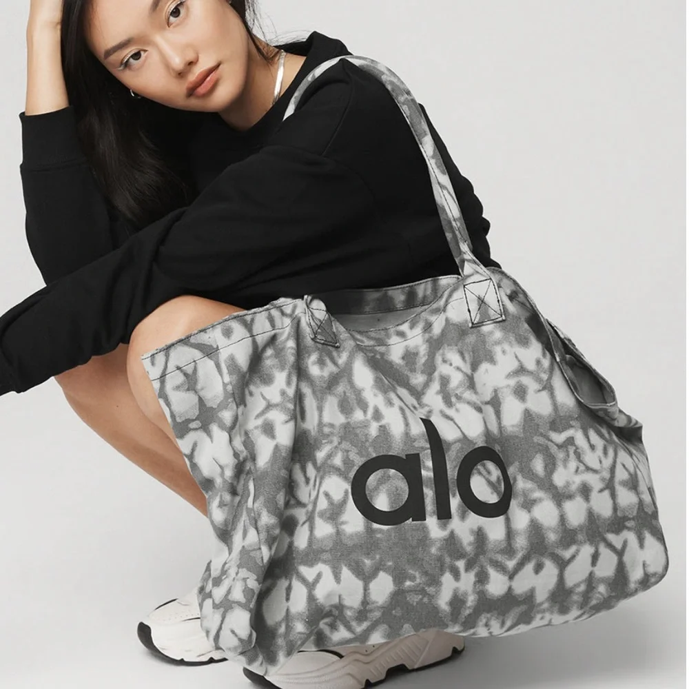 本物未開封　Alo Yoga Shopper Tote ALO Yoga | Bags | Nwt Alo Yoga Shopper Tote | Poshmark